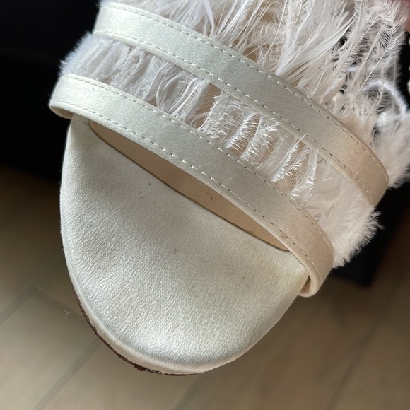 Jessica Simpson JS Raelin Crystal Satin Feathers Stiletto Heels 7M - Picture 4 of 8